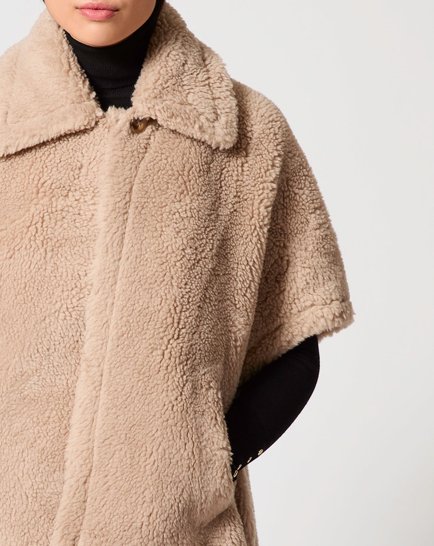 Teddy Sherpa Cape